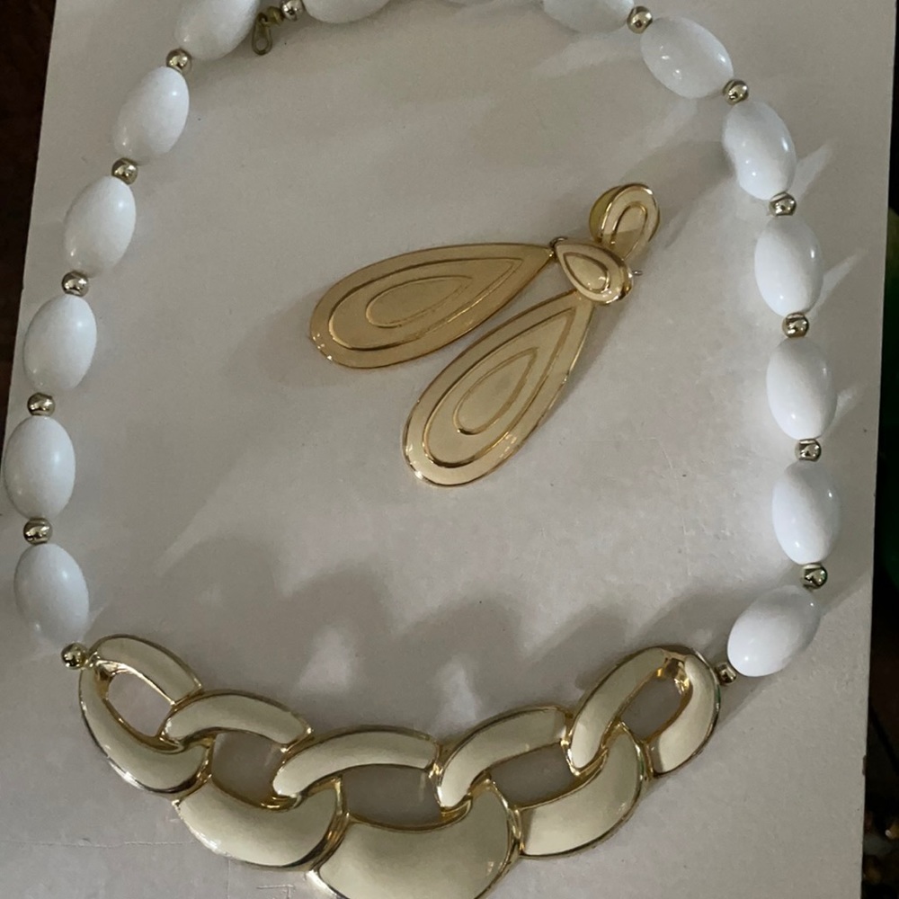 Necklace & Matching Earrings